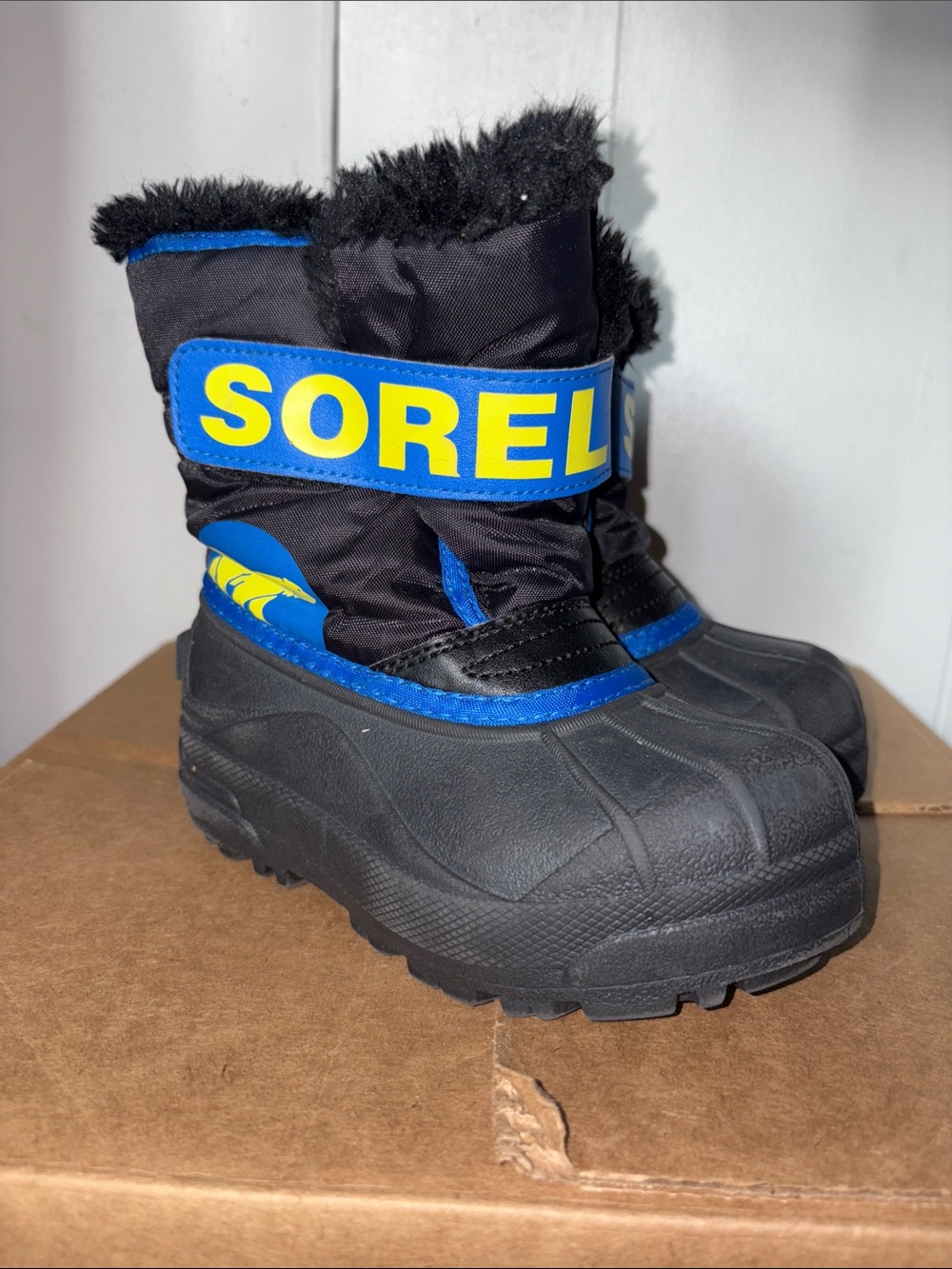 Sorel Kids Black, Blue & Yellow Insulated Winter Boots size 10